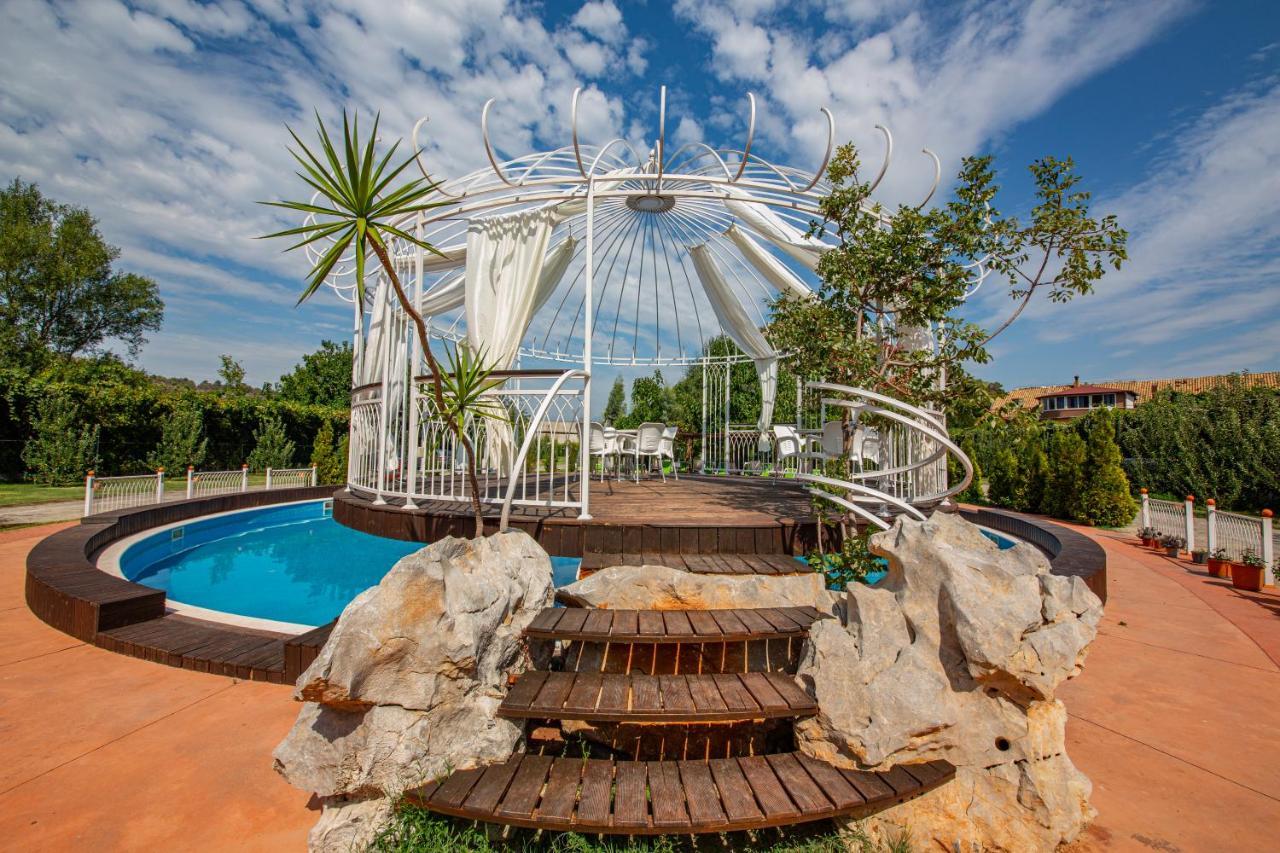 Hotel Legjenda Shkodër 외부 사진