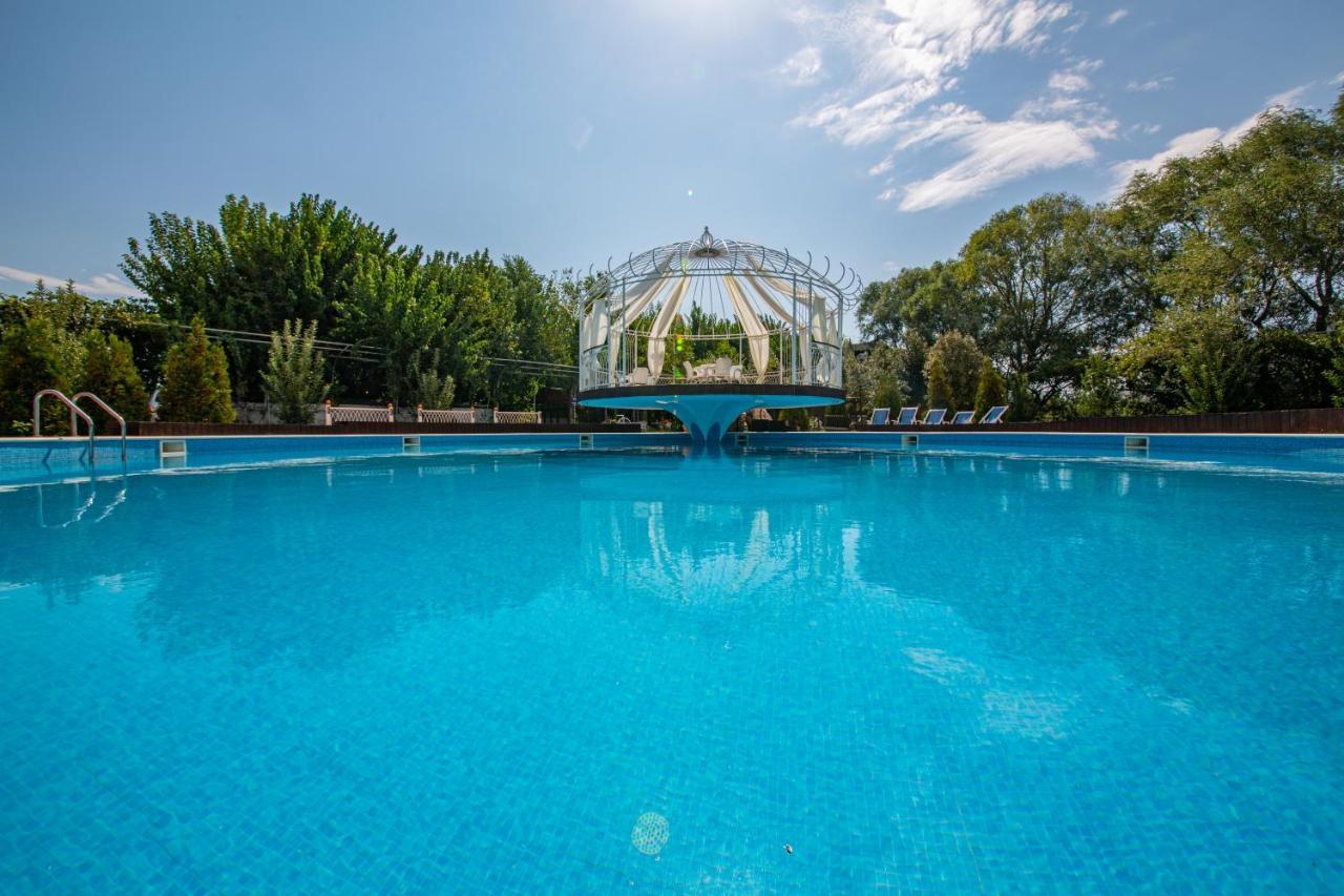 Hotel Legjenda Shkodër 외부 사진