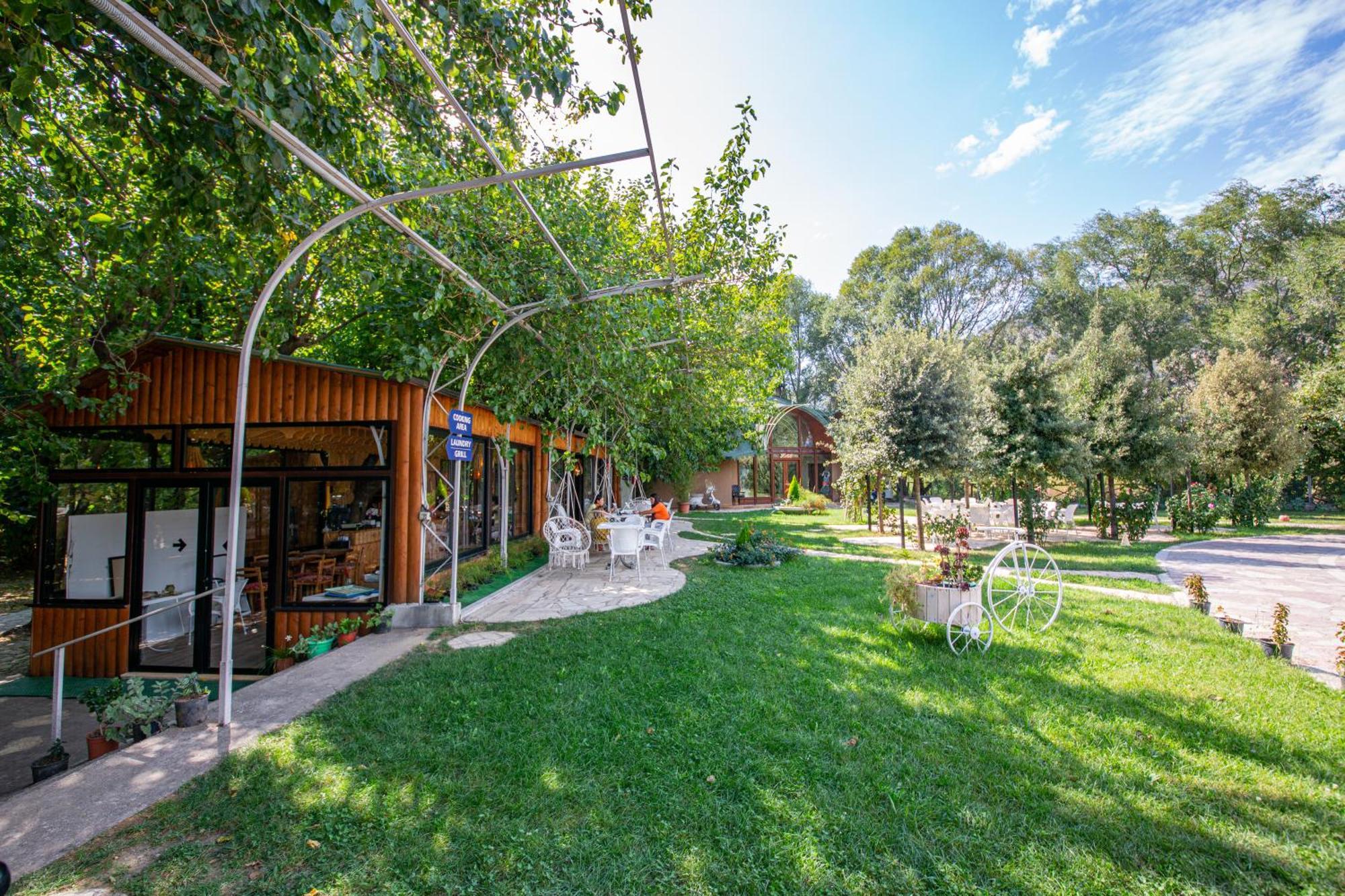Hotel Legjenda Shkodër 외부 사진