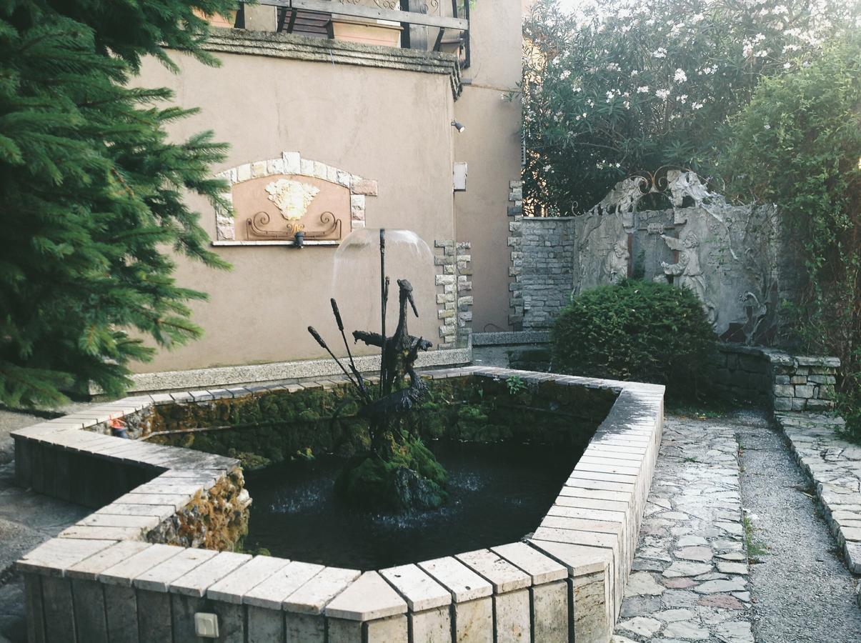 Hotel Legjenda Shkodër 외부 사진